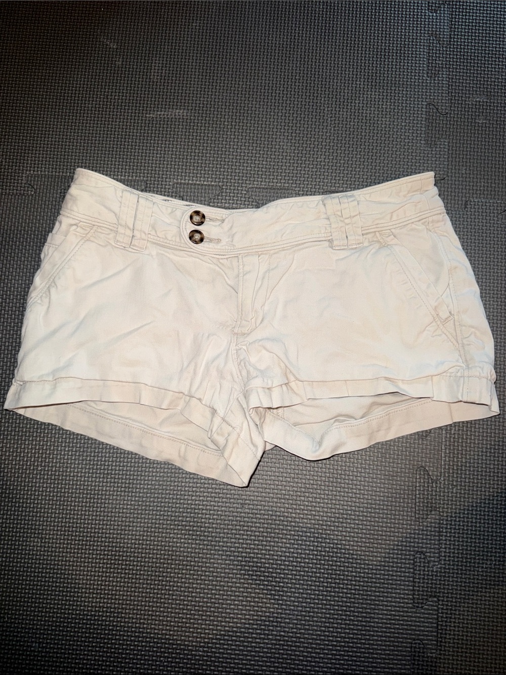 Red Camel High-Waist Double-Button Cotton Shorts - Cream
